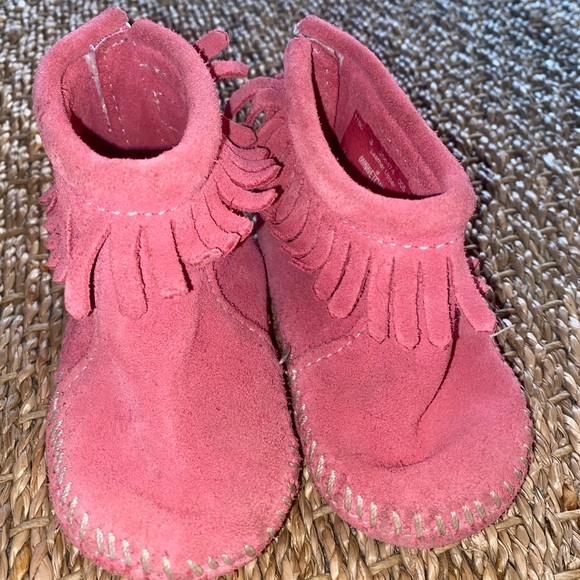 Minnetonka moccasins - Picture 1 of 3